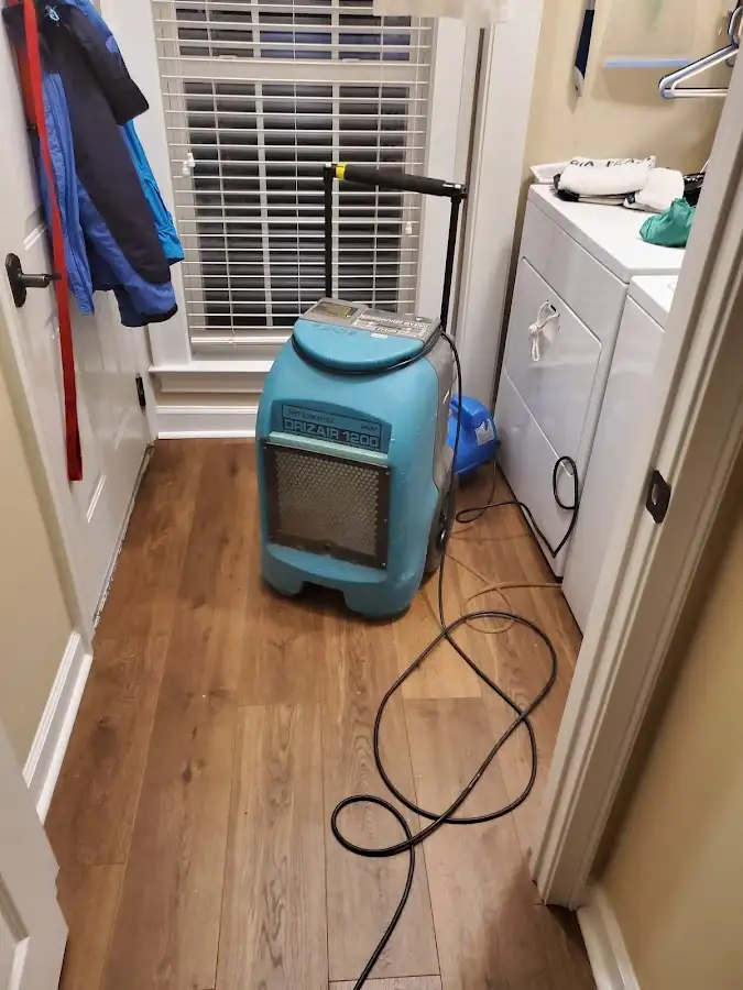 Commercial dehumidifier deployed for Crawl Space Restoration in Kingsburg